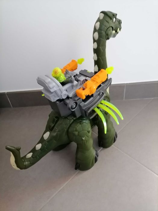 Dinossauro, com várias funcionalidades