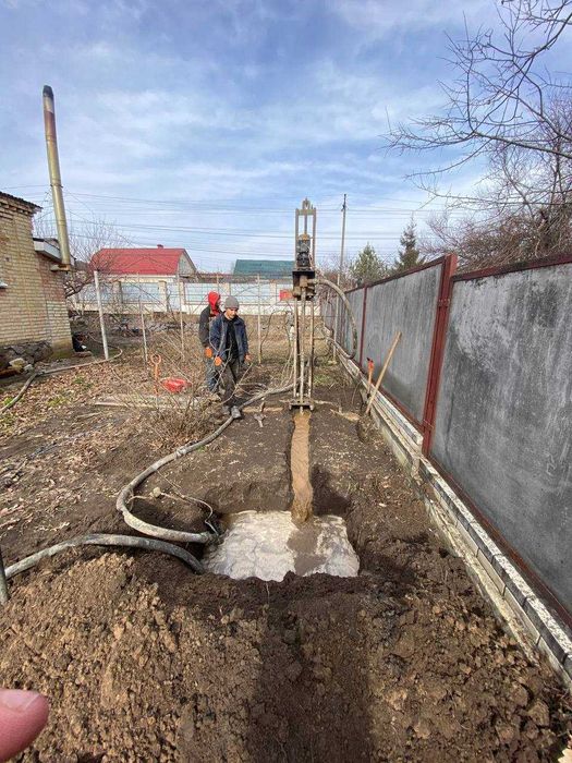 Буріння свердловин у Києві та Області. Бурити скважину. Монтаж септика