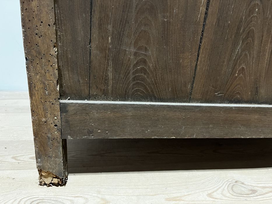 Comoda centenaria em madeira de castanho