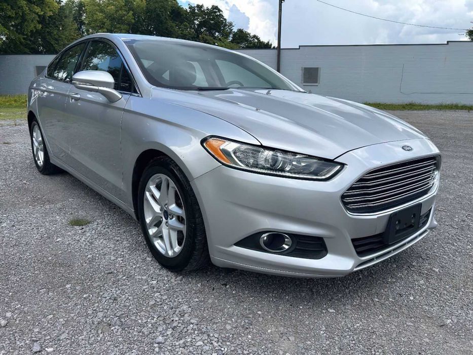 Ford Fusion SE      2016