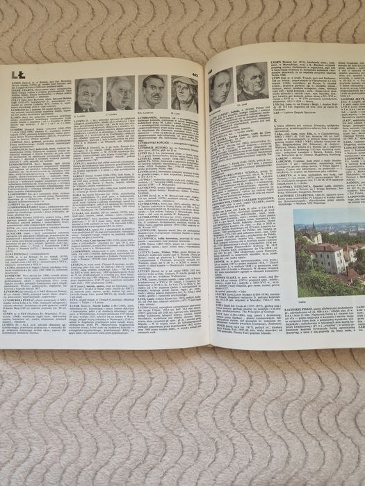 Mała encyklopedia powszechna PWN 1976