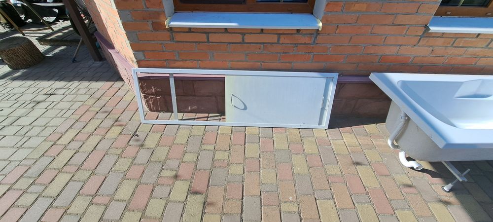 Екран під ванну.