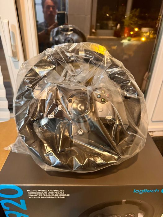 Logitech G920.