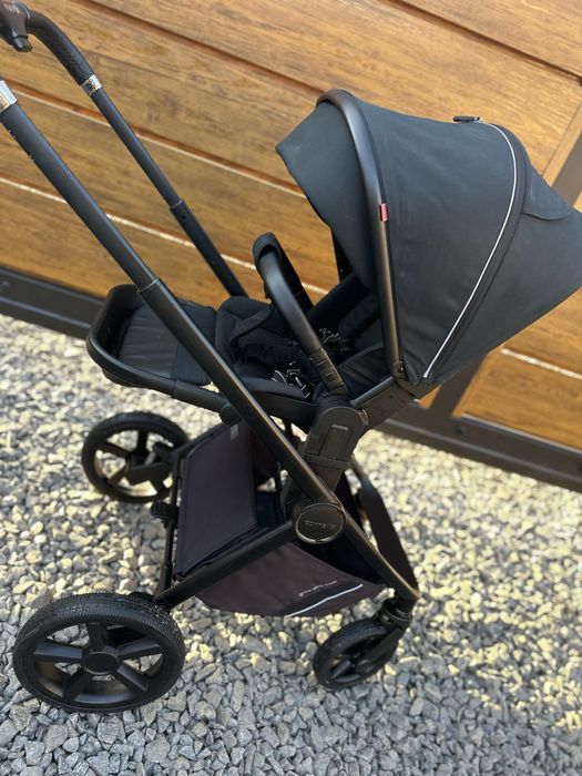 Продам коляску 3в1