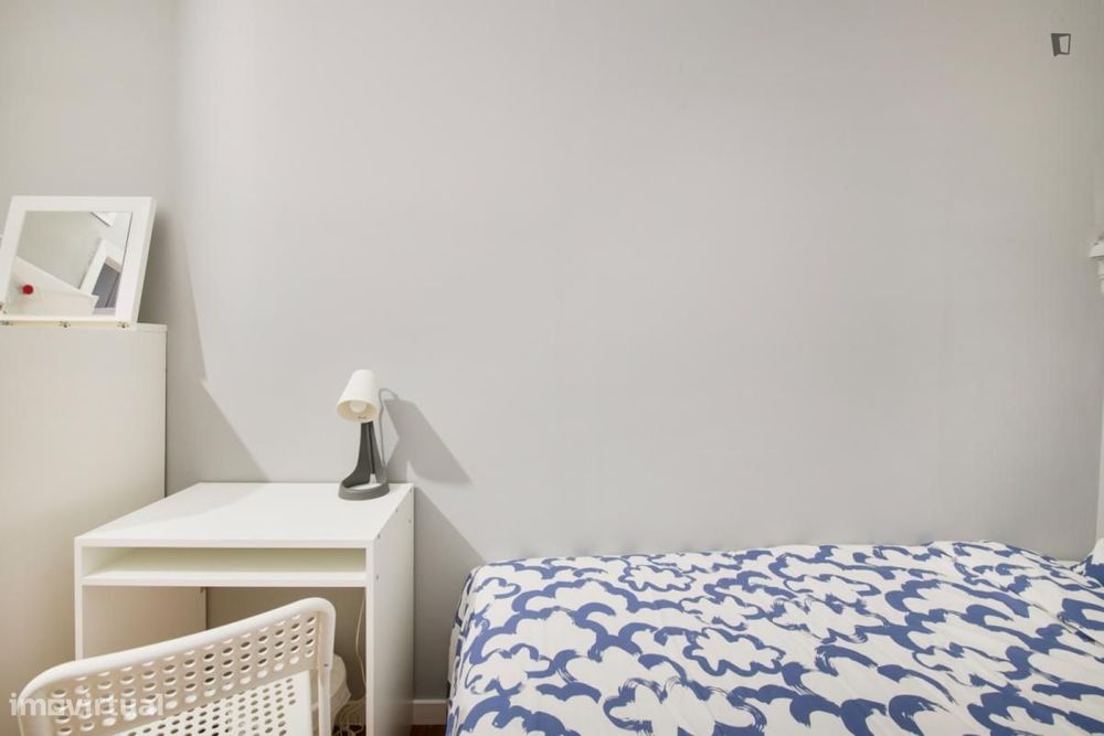 Quarto - localizado em Entrecampos Lisbon