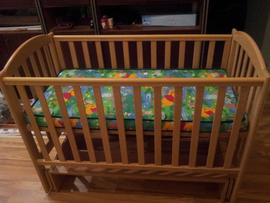 Дитяча кроватка "Соня" з маятником,