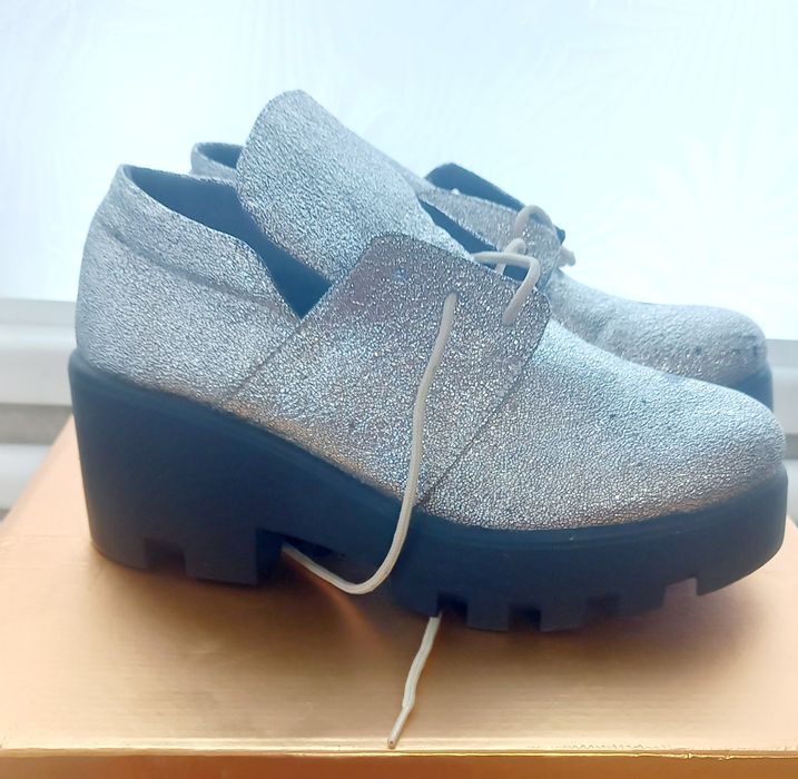 Туфлі жіночі демосезоні на платформі. Колір серебристий блискучі