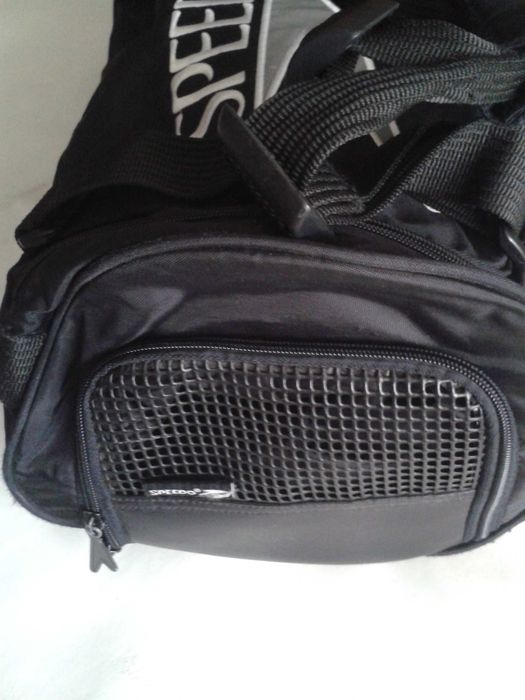 SACO desportivo marca SPEEDO, p/ div desportos +1 lembrança