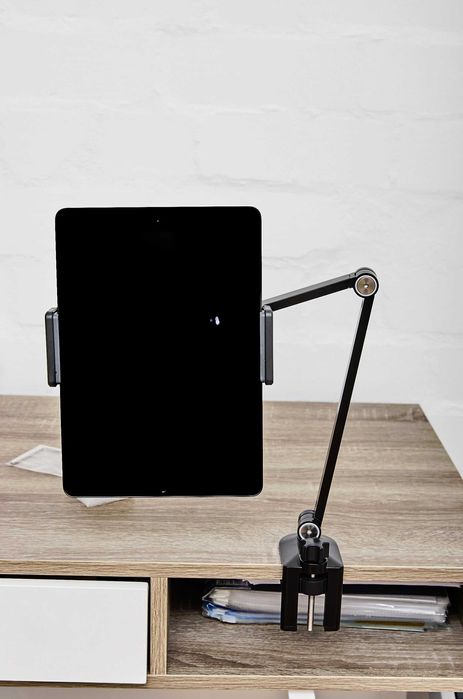 Якісне чорне кріплення для планшета та телефона, до 13"