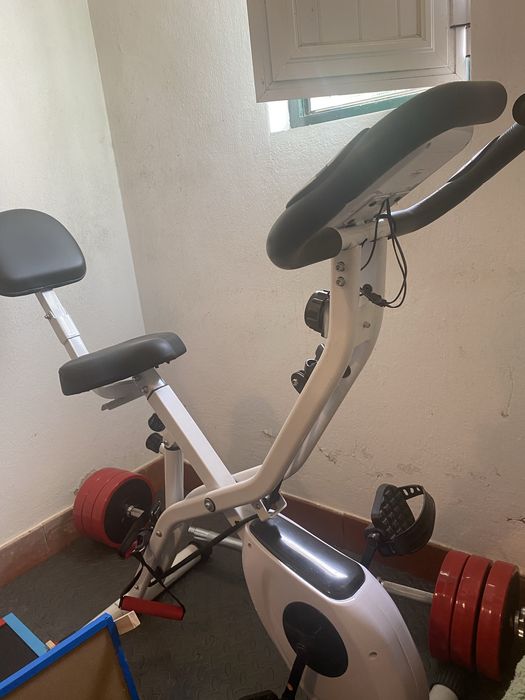 Bicicleta Ergométrica Como Nova – Apenas 1 Mês de Uso