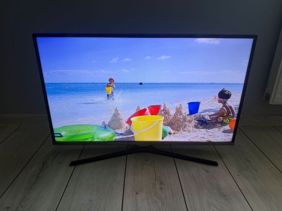Telewizor Samsung 32 cale ledowy sprawny z pilotem