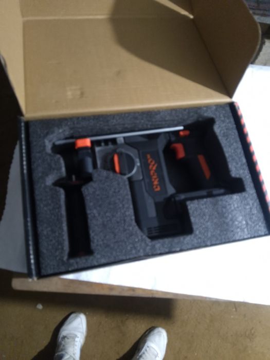 Акумуляторний перфоратор Дніпро М