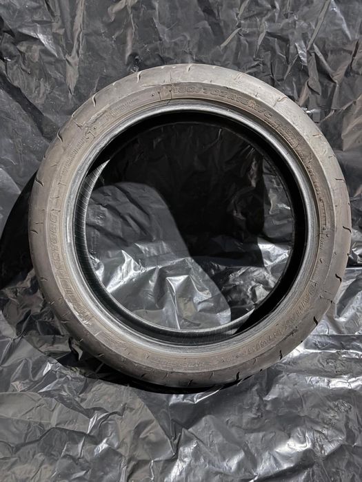 Pneu de mota brigeston