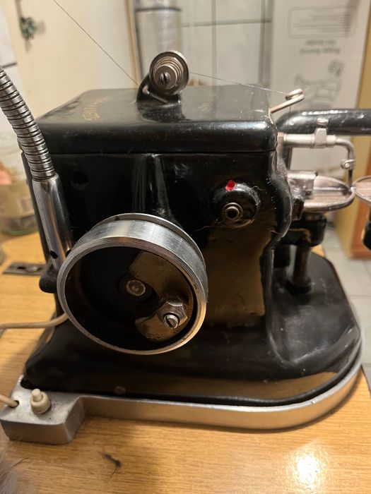 Kuśnierka , maszyna kuśnierska .