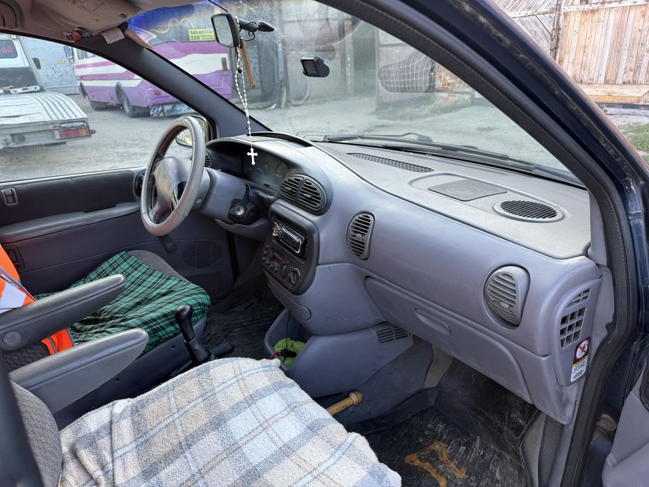 Doodge caravan/ Chrysler voyager