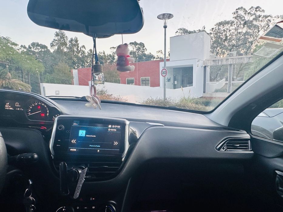 Peugeot 208 em ótimo estado
