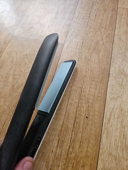 Zestaw prostownica i suszarka Remington Shine Therapy. Używana.