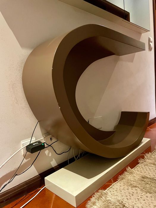 Móvel decorativo lacado usado