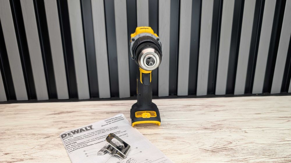 Безщіточний шуруповерт DeWalt DCD799 20v