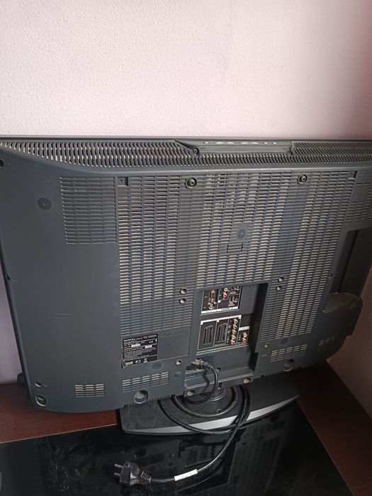 TV Sony lcd bom estado.