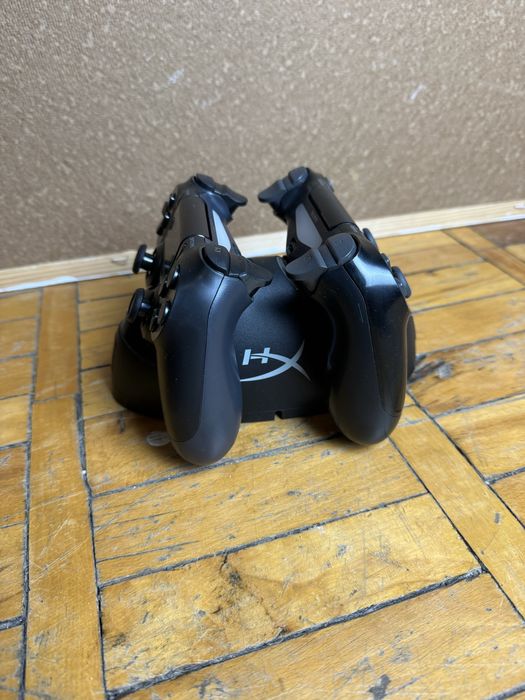 Зарядна док станція для джойстиків Hyper X для Sony PS 4