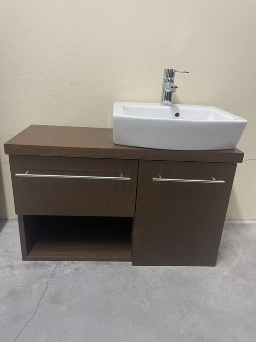 ¡Oportunidade! Movel Casa de Banho com lavatorio (Roca) + Torneira