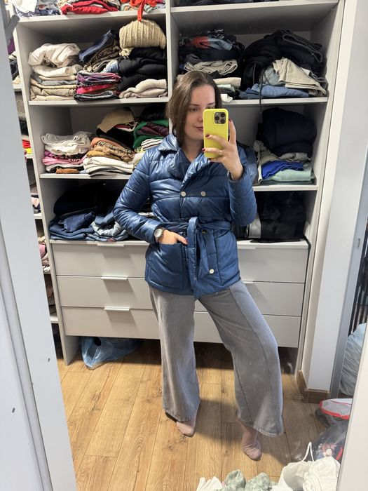 Продам стильну легку осінню куртку