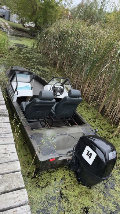 Лодка Днепр, мотор Меркури 60 Efi, лафет