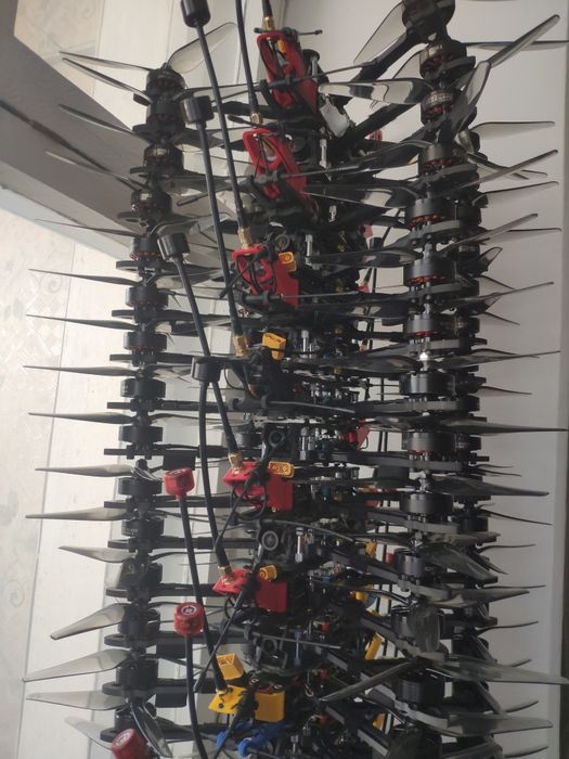 Дрон квадрокоптер 7 дюймів налаштований і облітаний на полігоні