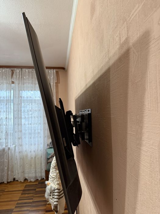 Продам Телевизор xiaomi q1e 55" в идеальном состоянии возможно с крипл