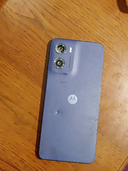Продам телефон motorola e15