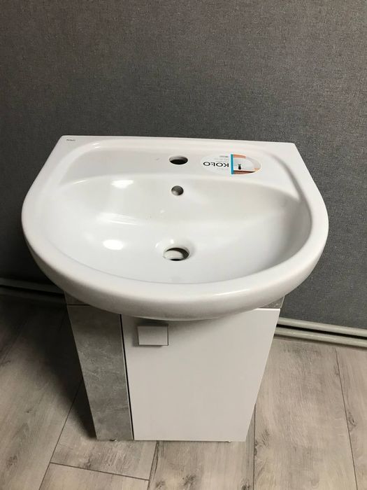 Тумбочка с умывальником