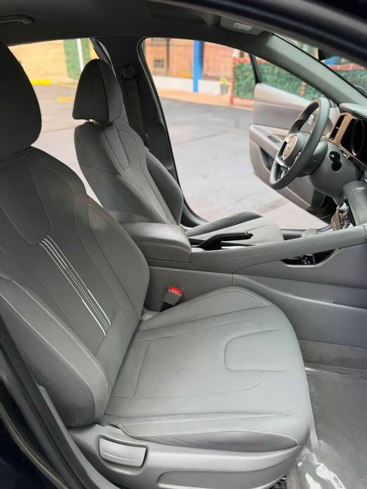 Hyundai Elantra      2022