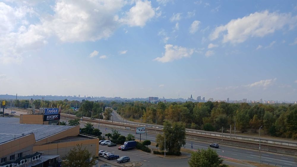 Будинок 2002 року Вул.Бальзака,4. ТРЦ «Глобал UA» 3к.кв. 7й пов. 90 м2