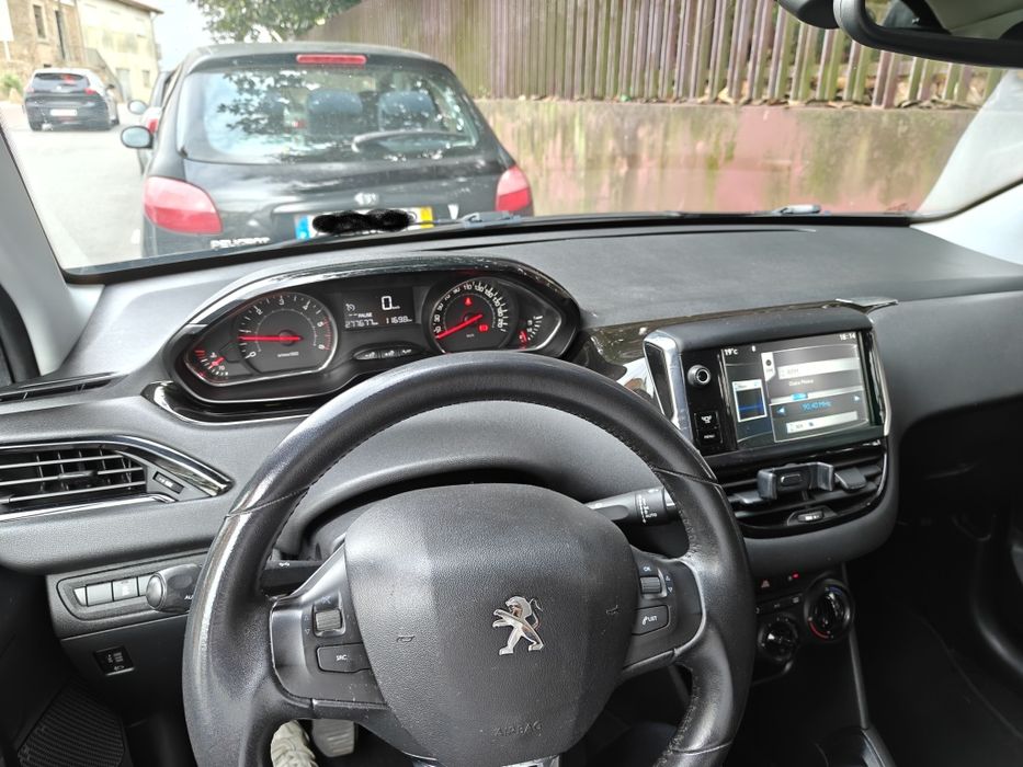 Peugeot 208 1.4-HDI