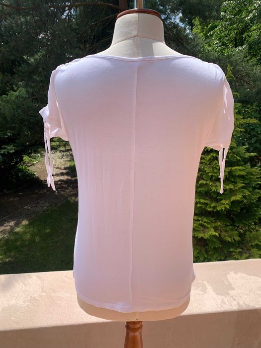 Biały t-shirt ze srebrnym cekinowym napisem, Guanda , rozm L-xl