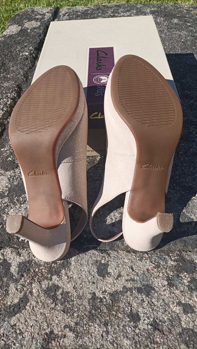 Sandálias Clarks