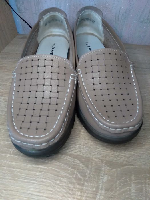 Мокасини/туфлі жіночі з перфорацією 37 розмір