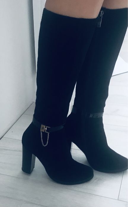 Жіноче взуття в ідеальному стані осінь/зима