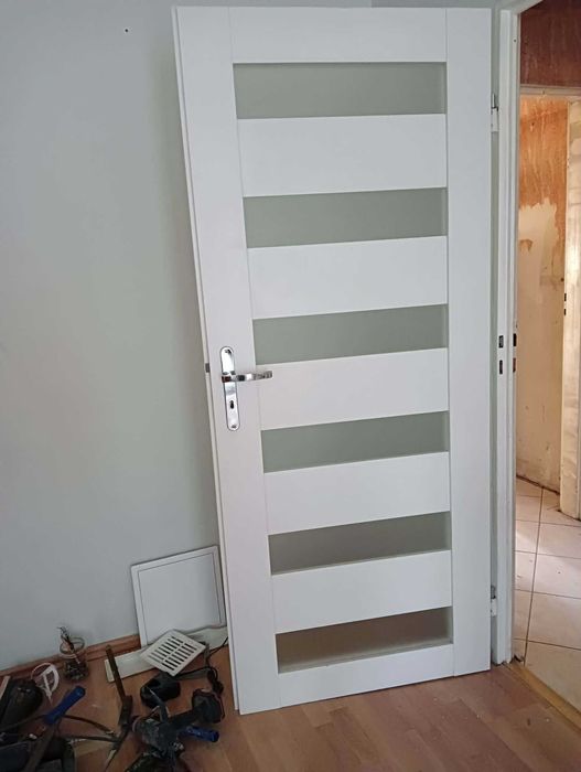 Drzwi wewnętrzne białe 80 LEWE