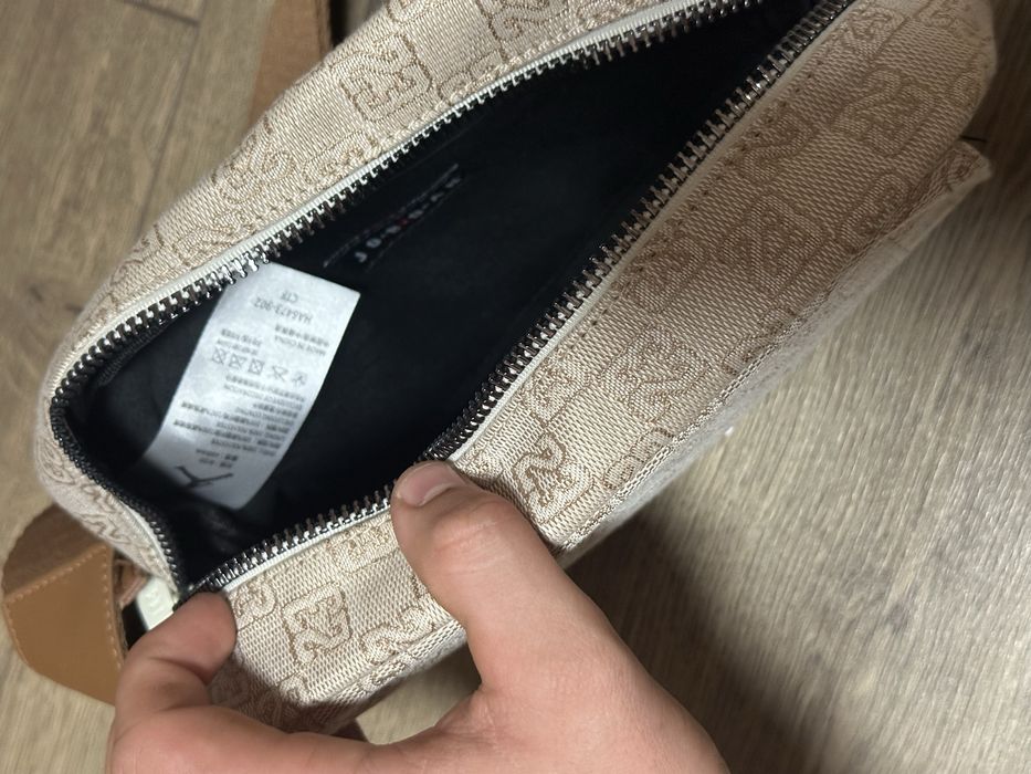 Сумка Air Jordan Monogram Crossbody | Nike, найк, джордан месенджер