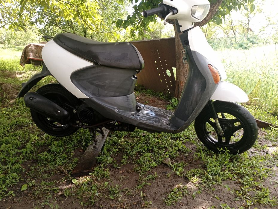 У продажі Suzuki let's 4