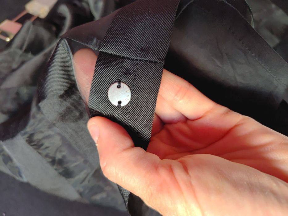 Spódniczka czarna z siateczka rozkloszowana rozm  164 cm Esprit