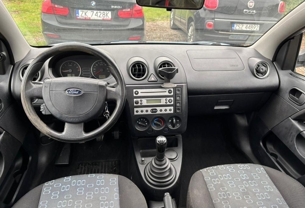 Forda Fiesta 1.4 benzyn  75 km 2005  rok