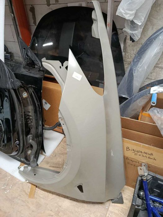 Крило передне Tesla model Y