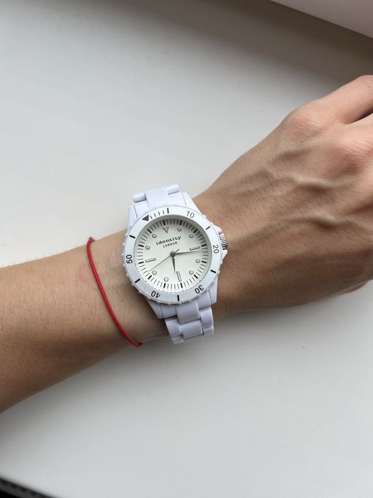 Годинник Identity