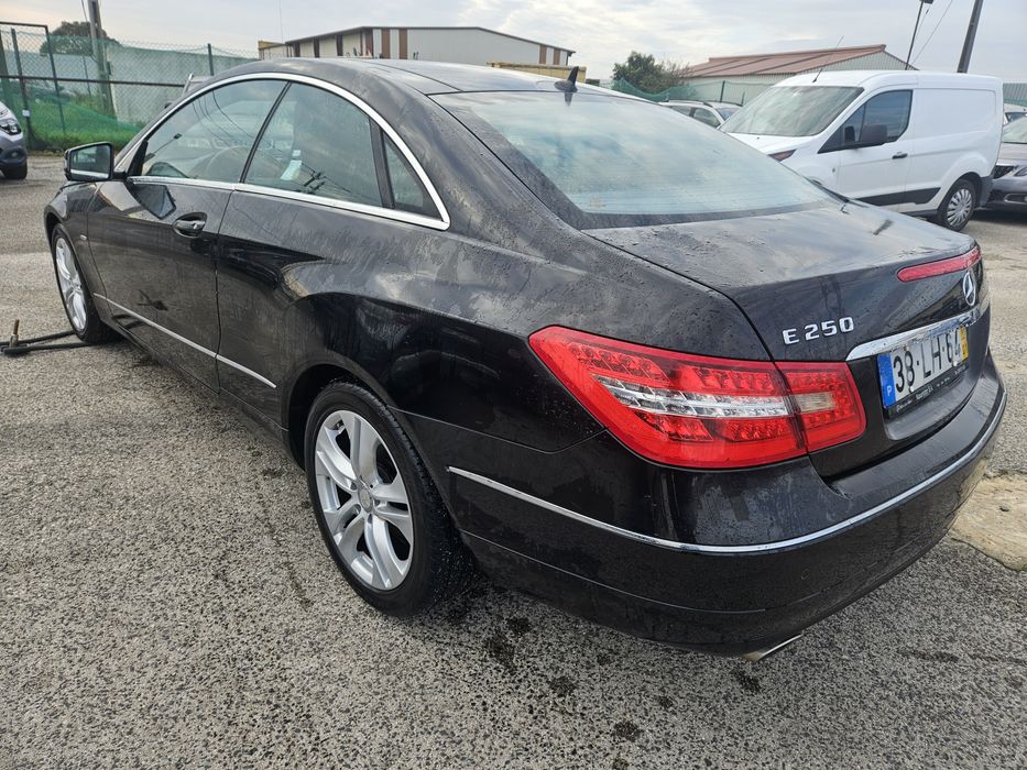 Mercedes-Benz E-250CDI DISTRUIBUIÇÃO TROCADA Financiamento 120 Meses