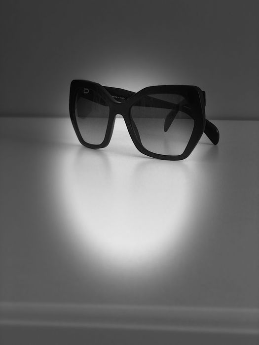 Okulary przeciwsłoneczne Prada