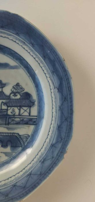 Prato Porcelana China Azul e Branco Período Jiaking (Séc.XVIII)