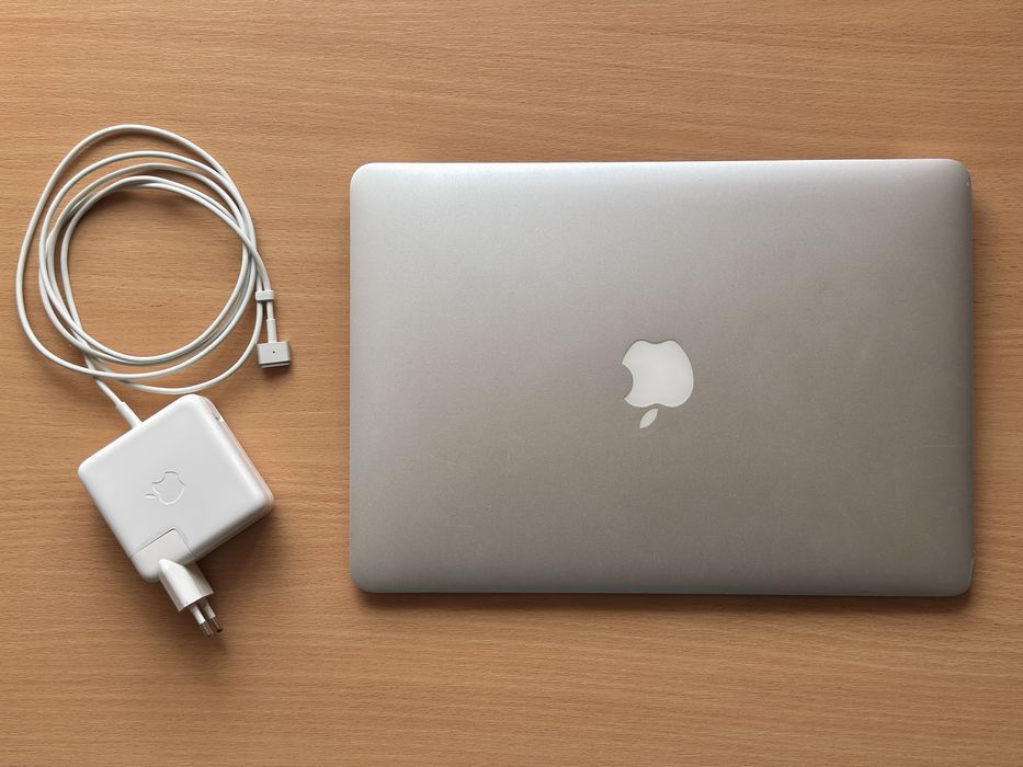Macbook Air 13 2017 8/256Gb